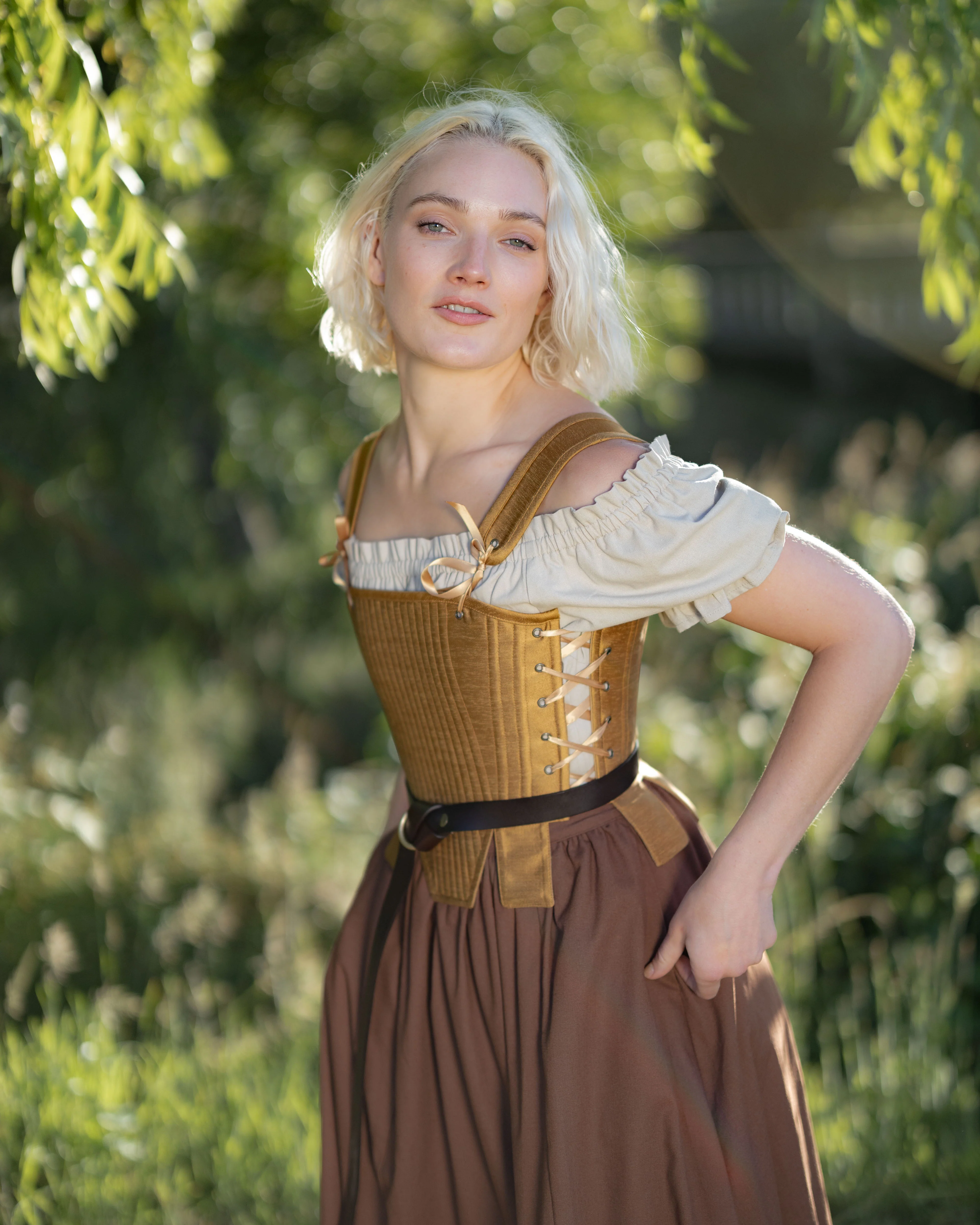 Gold Tabbed Tudor Stays - Image 4